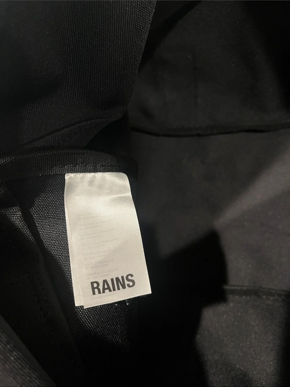 Rains NEW Hilo Weekend Bag Small in Black